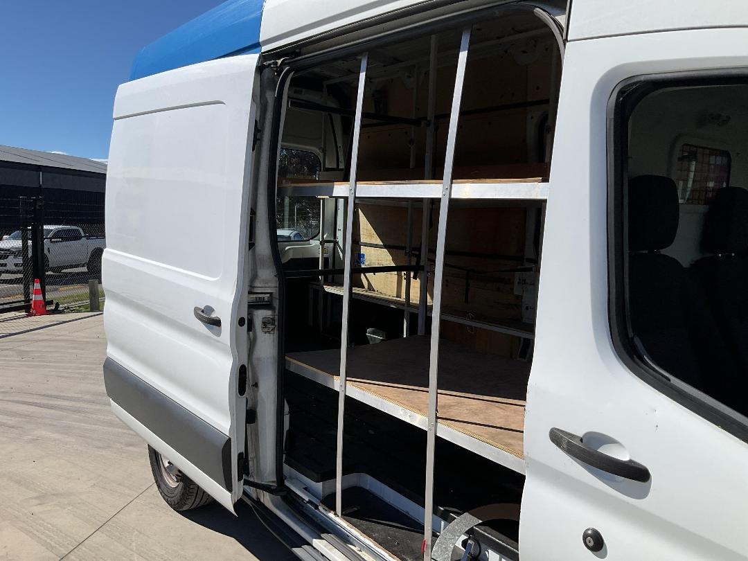 Photo '9' of Ford Transit 350L LWB VAN 2.2D/6M Van Photo '9' of Ford Transit 350L LWB VAN 2.2D/6M Van