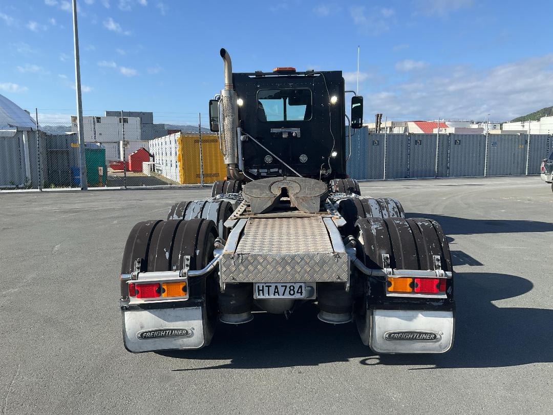 Photo '5' of FREIGHTLINER COLUMBIA 112 TRA Tractor Unit