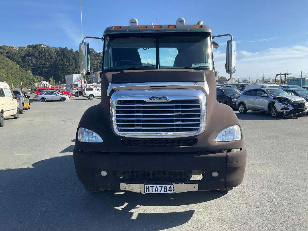 Photo '10' of FREIGHTLINER COLUMBIA 112 TRA Tractor Unit