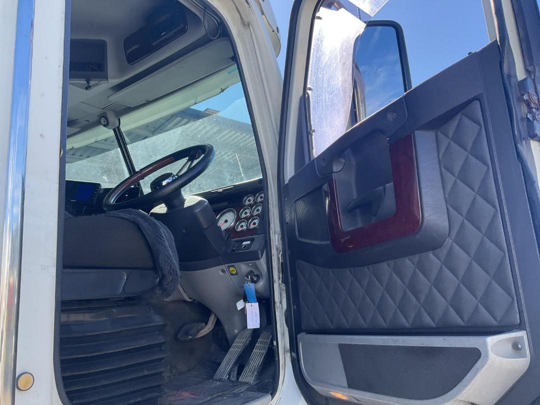 Photo '20' of Freightliner FRL ARGOSY 8X4 Cab Chassis Photo '20' of Freightliner FRL ARGOSY 8X4 Cab Chassis