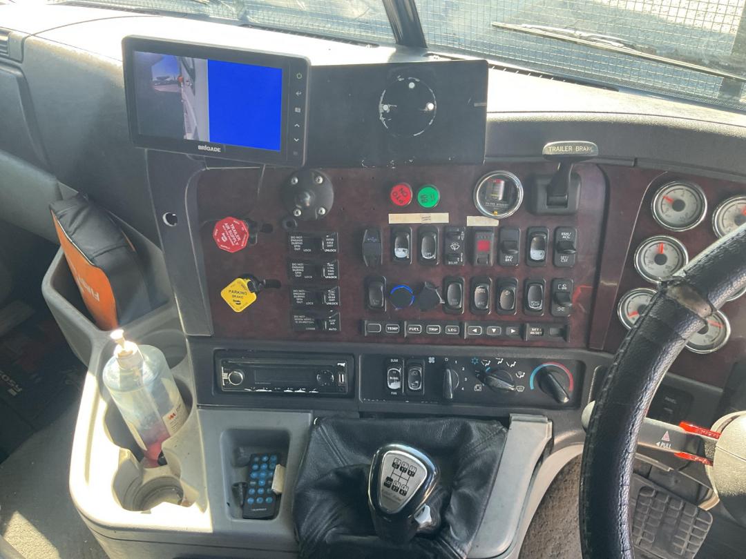 Photo '21' of Freightliner FRL ARGOSY 8X4 Cab Chassis Photo '21' of Freightliner FRL ARGOSY 8X4 Cab Chassis