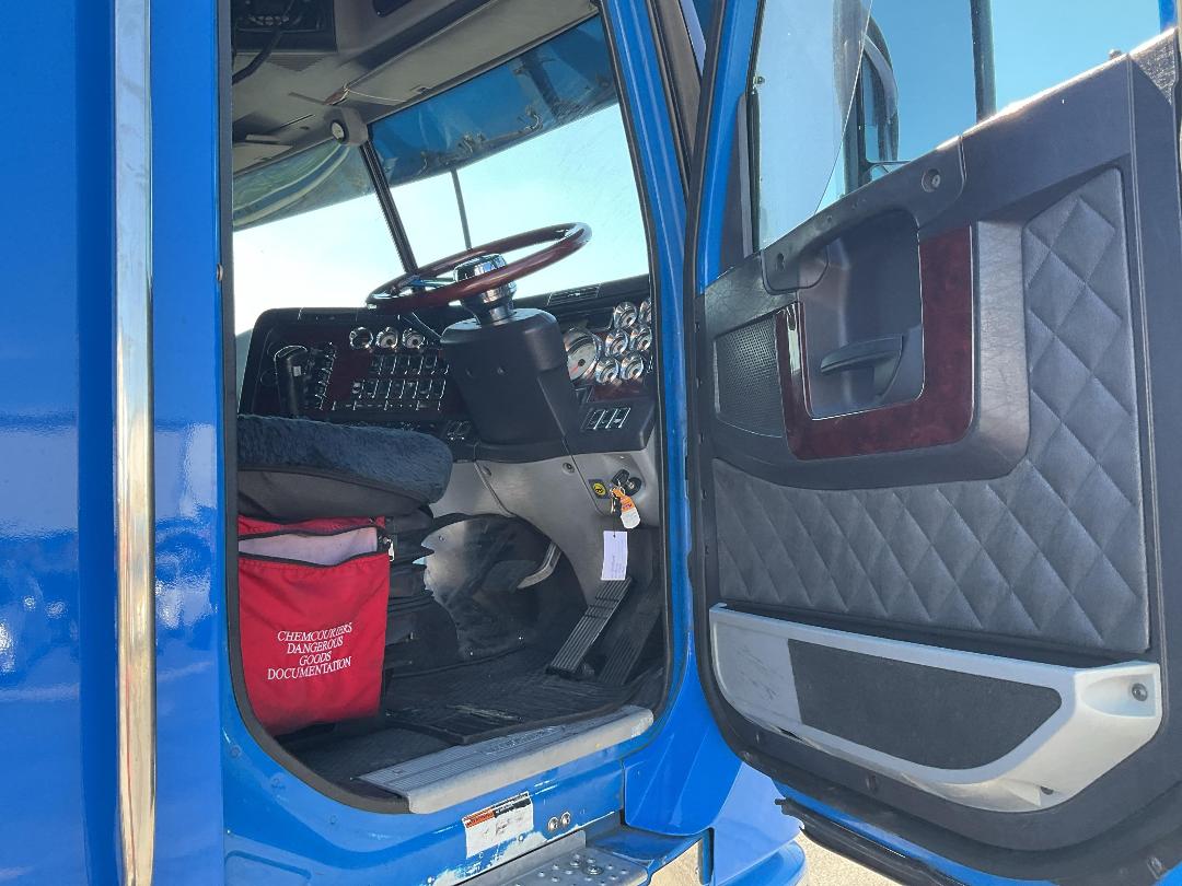 Photo '11' of FREIGHTLINER FRL ARGOSY 6X4 Tractor Unit Photo '11' of FREIGHTLINER FRL ARGOSY 6X4 Tractor Unit