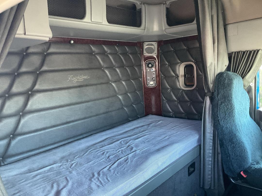 Photo '13' of FREIGHTLINER FRL ARGOSY 6X4 Tractor Unit Photo '13' of FREIGHTLINER FRL ARGOSY 6X4 Tractor Unit