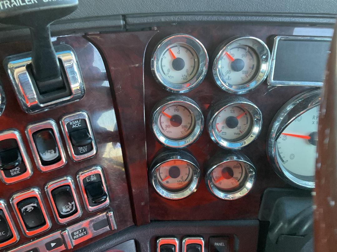 Photo '20' of FREIGHTLINER FRL ARGOSY 6X4 Tractor Unit Photo '20' of FREIGHTLINER FRL ARGOSY 6X4 Tractor Unit