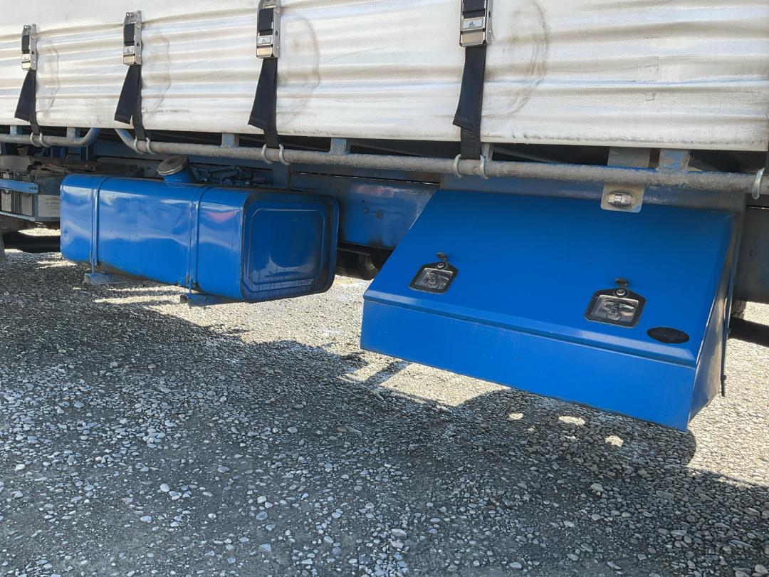 Photo '28' of Hino 500 FG8JJKB-QGN Curtainsider