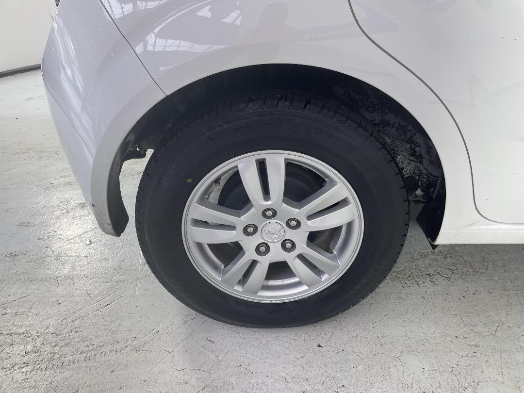 Photo '12' of Holden Barina Photo '12' of Holden Barina