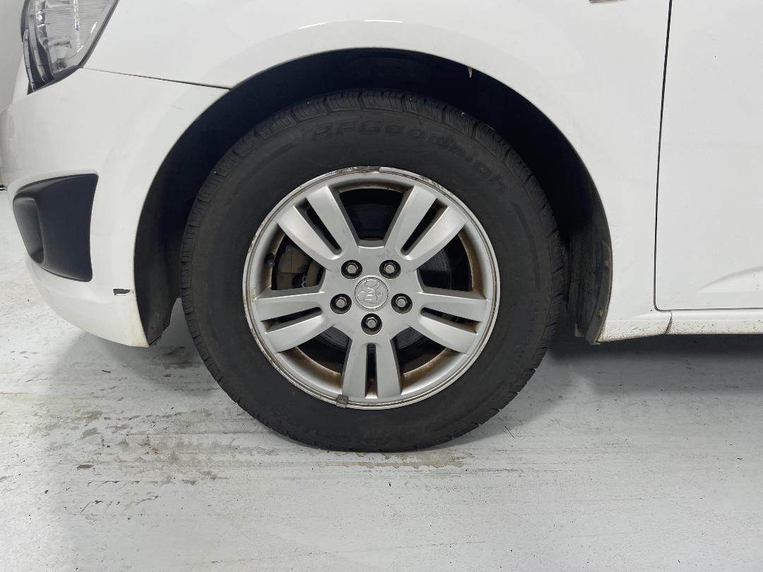 Photo '10' of Holden Barina