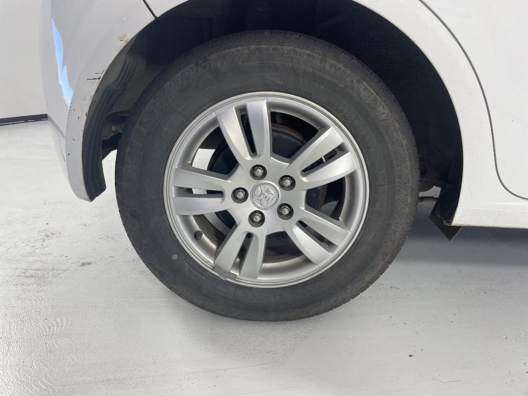 Photo '12' of Holden Barina