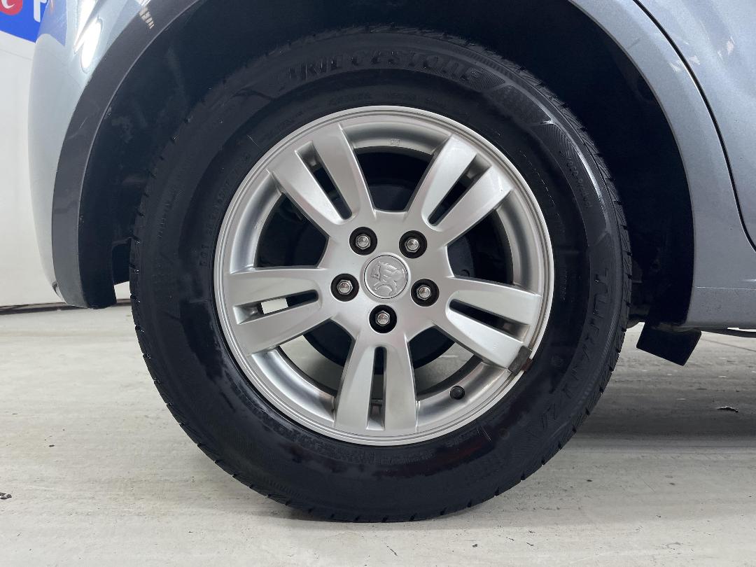 Photo '12' of Holden Barina Photo '12' of Holden Barina