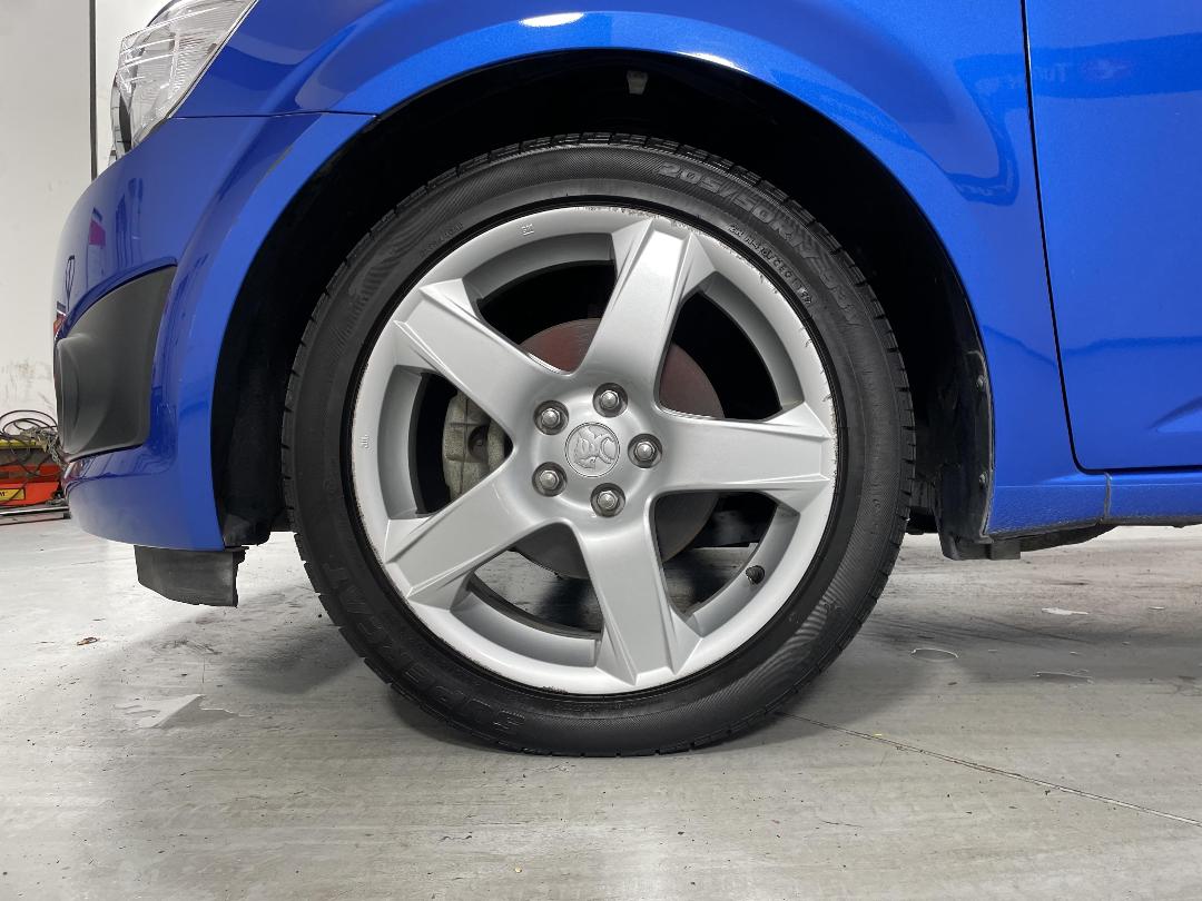 Photo '10' of Holden Barina