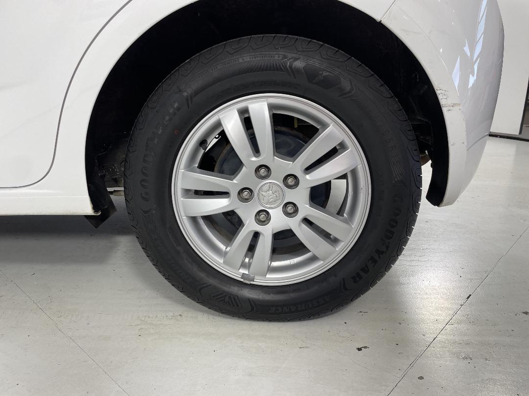 Photo '11' of Holden Barina