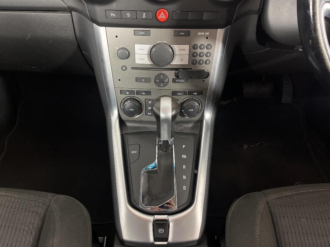 Photo '18' of Holden Captiva 5 Photo '18' of Holden Captiva 5