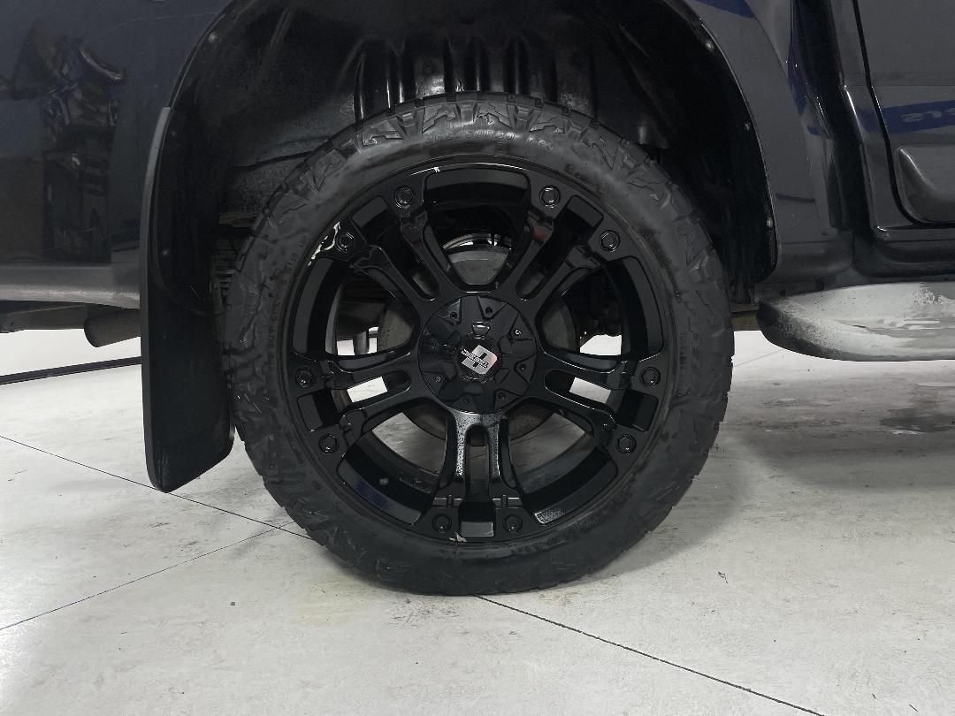 Photo '12' of Holden Colorado