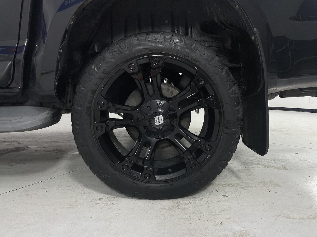 Photo '11' of Holden Colorado