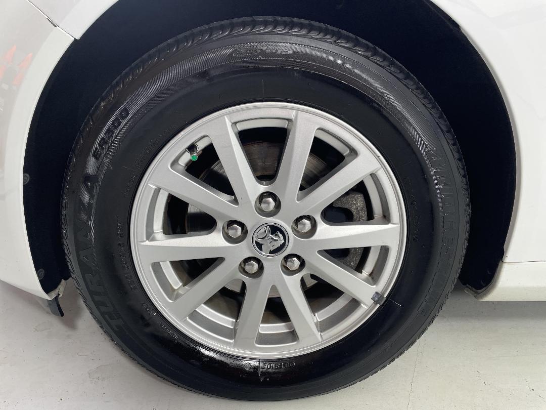 Photo '10' of Holden Commodore Photo '10' of Holden Commodore