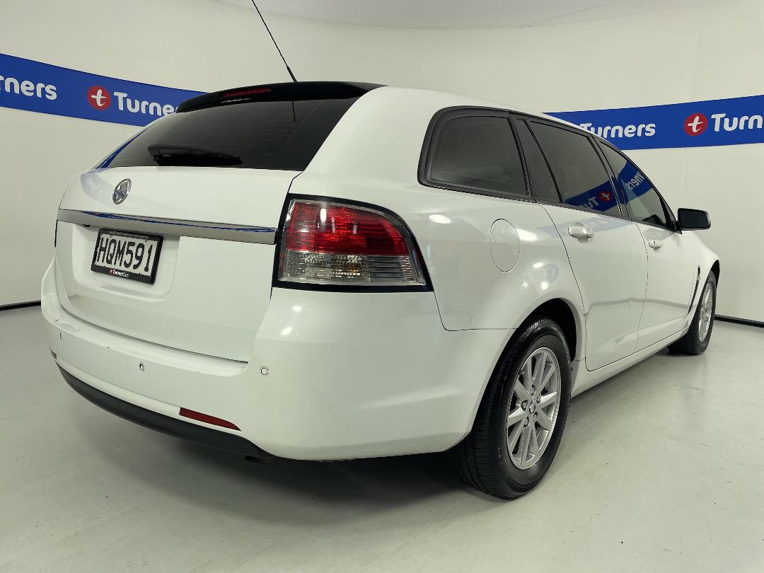 Photo '7' of Holden Commodore Photo '7' of Holden Commodore