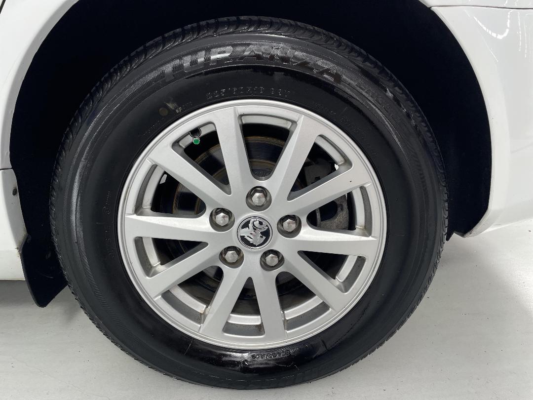 Photo '11' of Holden Commodore Photo '11' of Holden Commodore