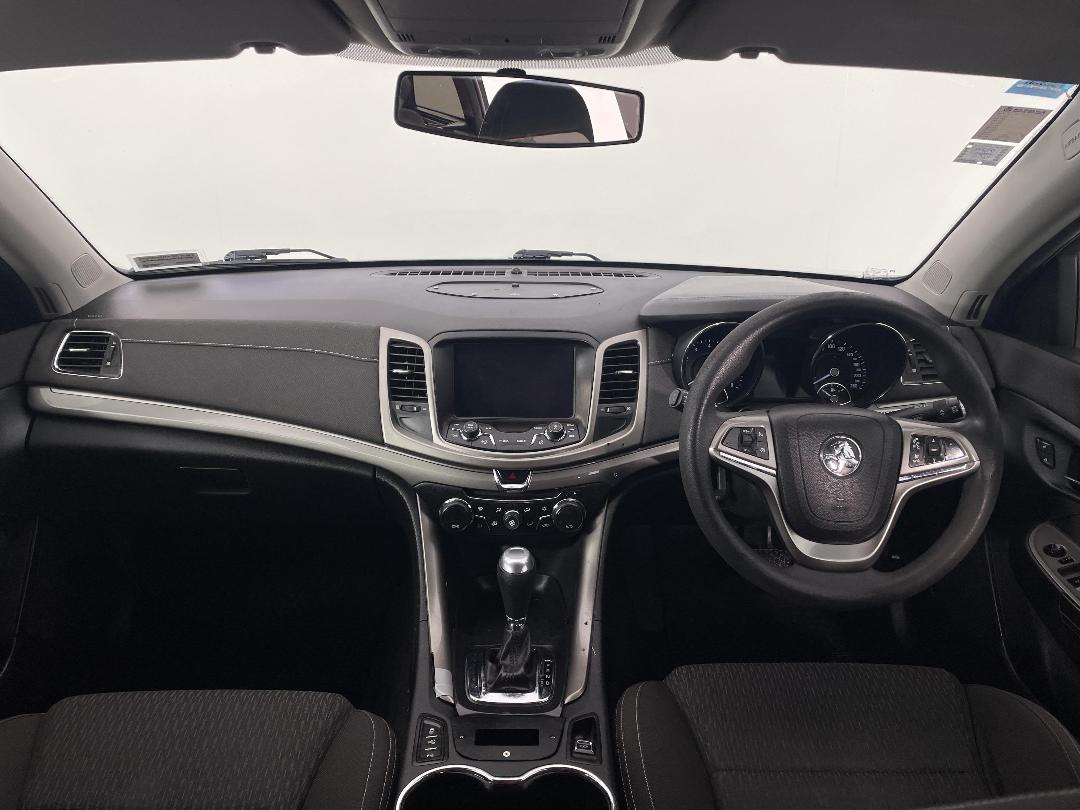 Photo '17' of Holden Commodore Photo '17' of Holden Commodore