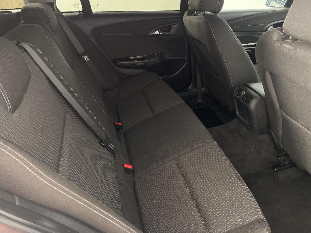 Photo '20' of Holden Commodore Photo '20' of Holden Commodore