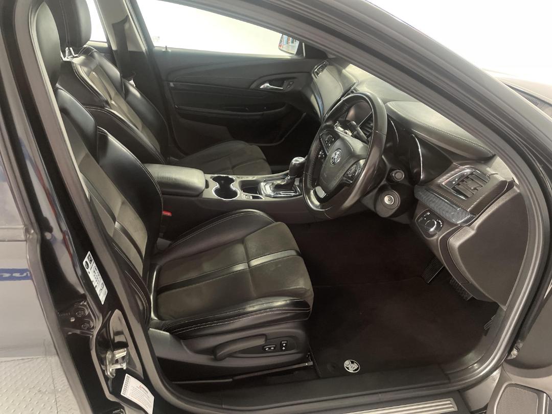 Photo '16' of Holden Commodore Photo '16' of Holden Commodore