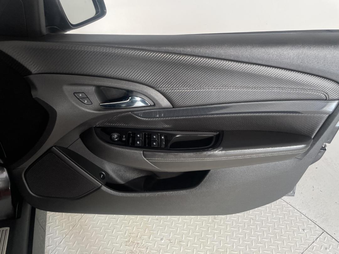 Photo '15' of Holden Commodore Photo '15' of Holden Commodore