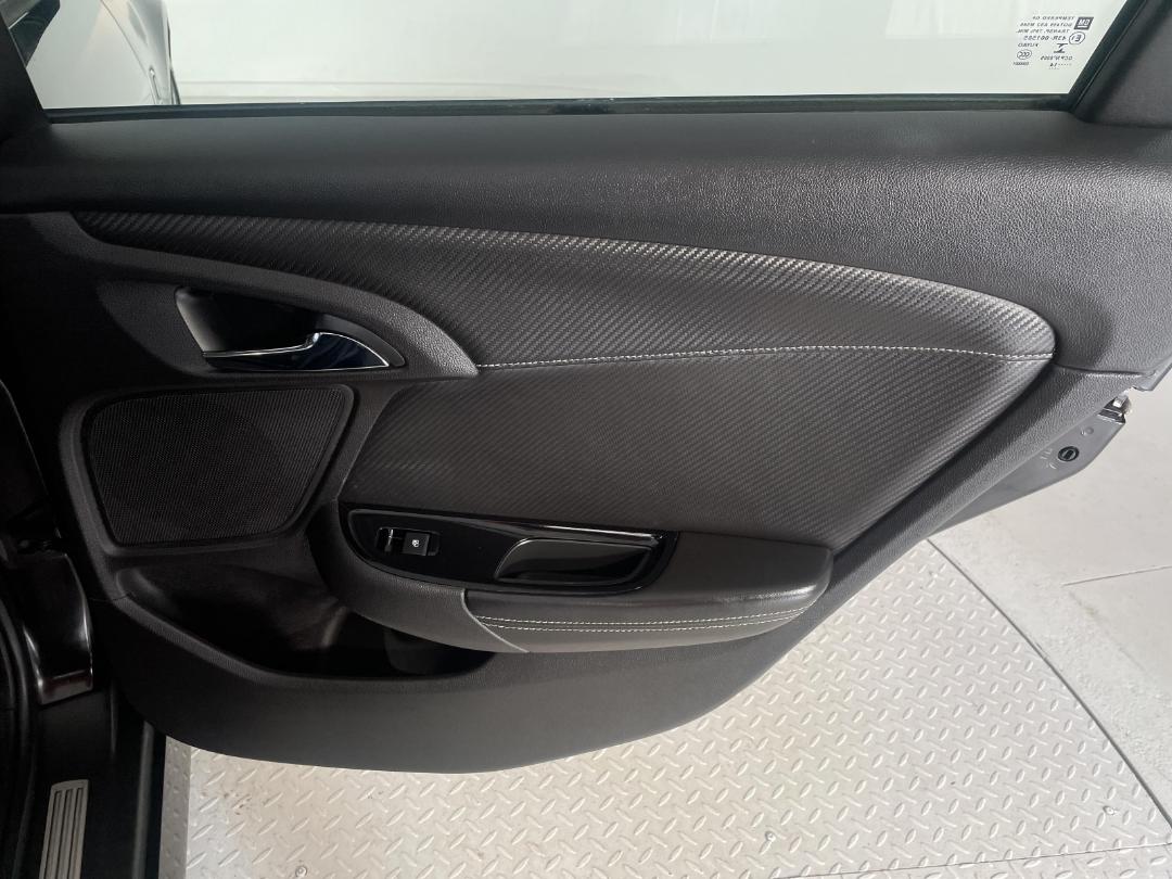 Photo '19' of Holden Commodore Photo '19' of Holden Commodore