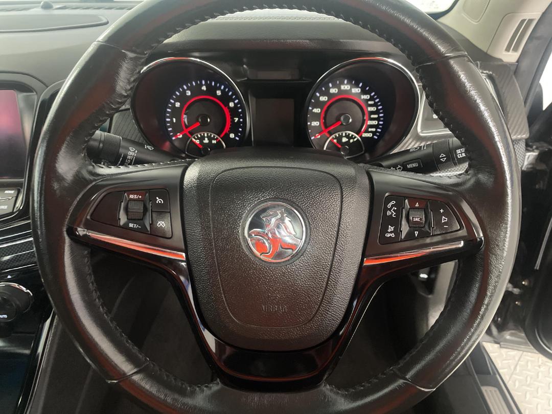 Photo '28' of Holden Commodore Photo '28' of Holden Commodore