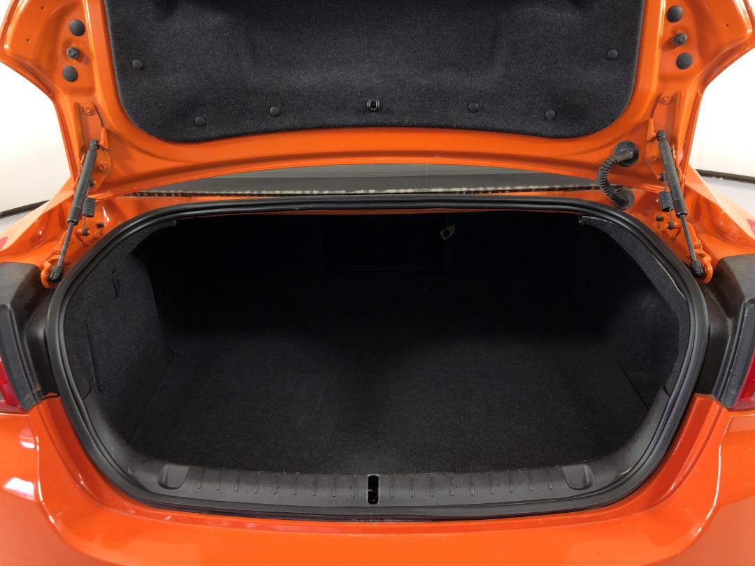 Photo '14' of Holden Commodore Photo '14' of Holden Commodore