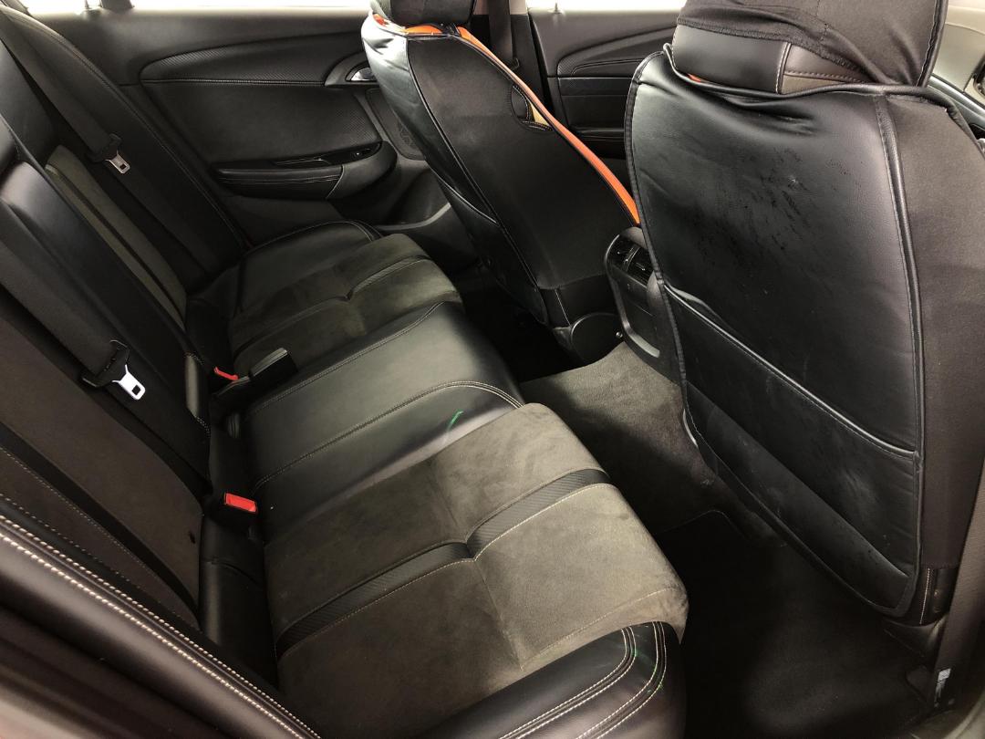 Photo '20' of Holden Commodore Photo '20' of Holden Commodore