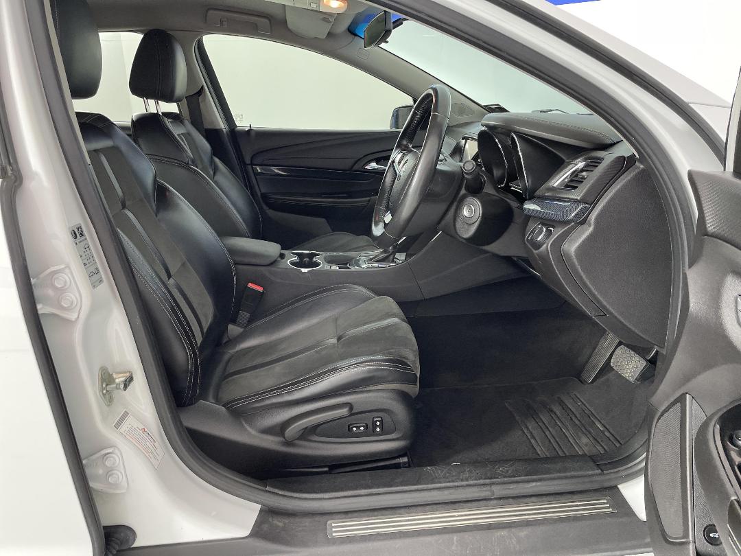 Photo '16' of Holden Commodore Photo '16' of Holden Commodore