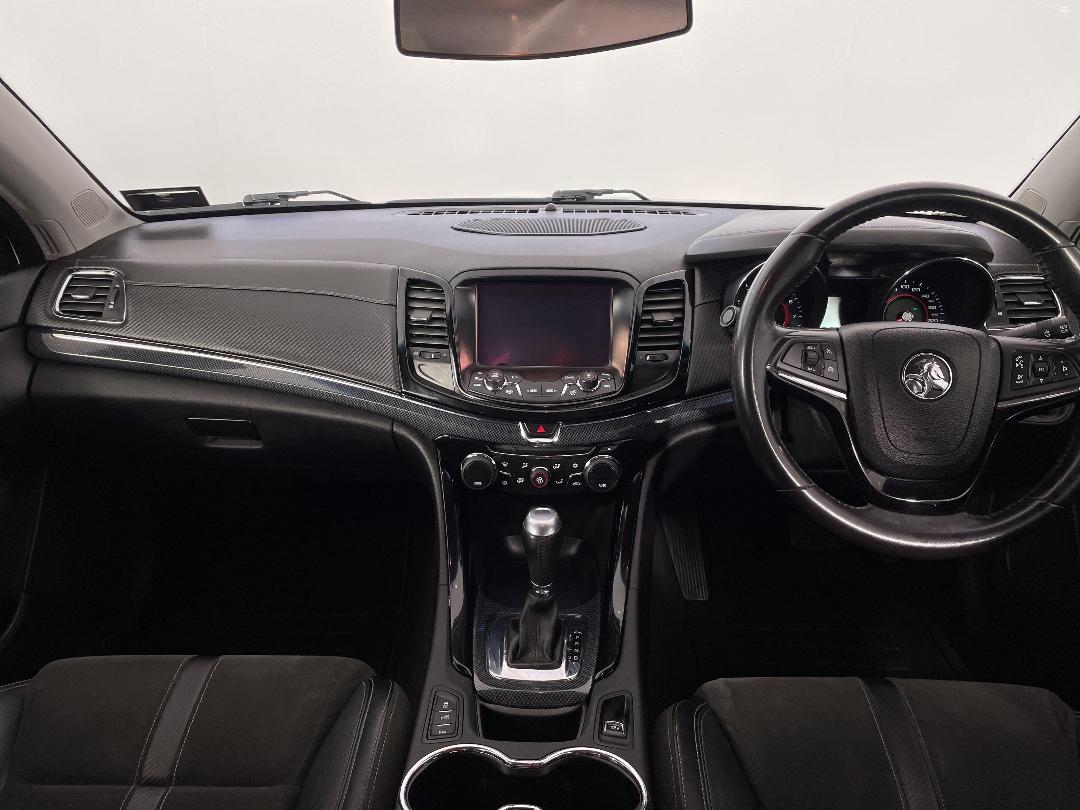 Photo '17' of Holden Commodore Photo '17' of Holden Commodore