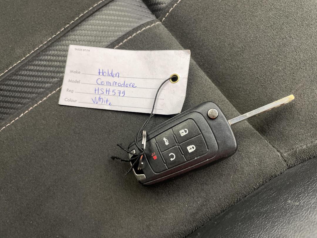 Photo '22' of Holden Commodore Photo '22' of Holden Commodore