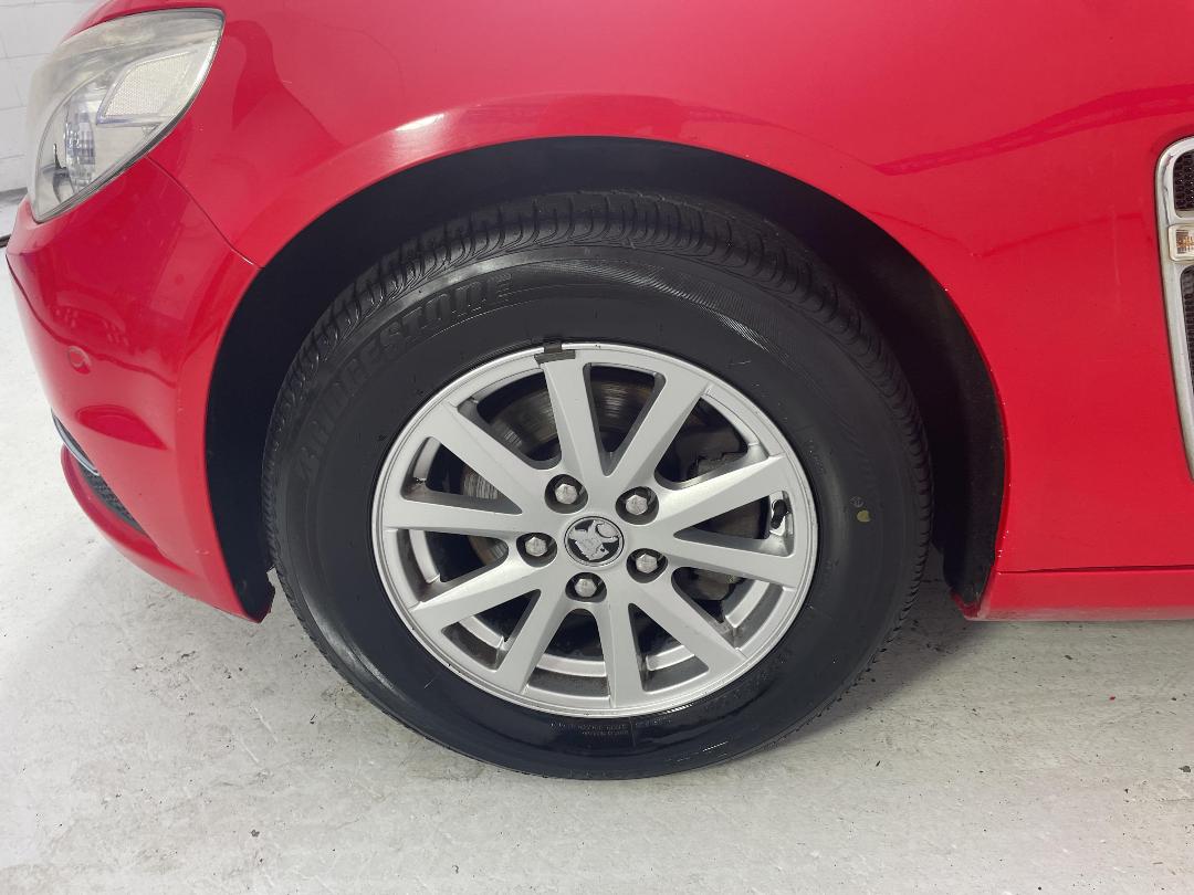 Photo '10' of Holden Commodore Photo '10' of Holden Commodore