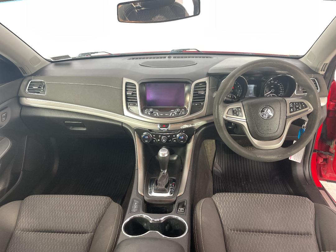 Photo '17' of Holden Commodore Photo '17' of Holden Commodore