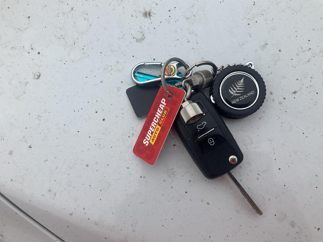 Photo '7' of Holden Commodore VF Evoke V6