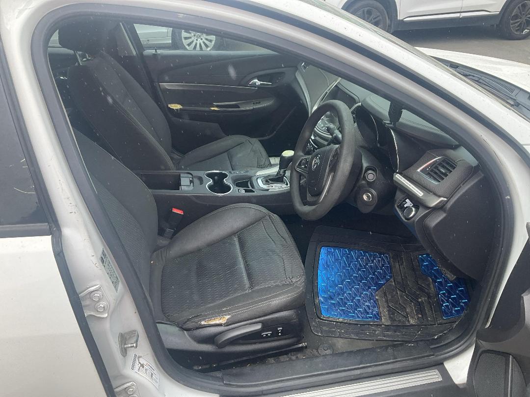 Photo '9' of Holden Commodore VF Evoke V6