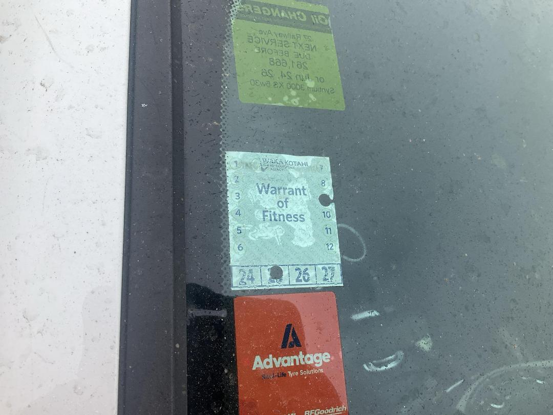 Photo '12' of Holden Commodore VF Evoke V6