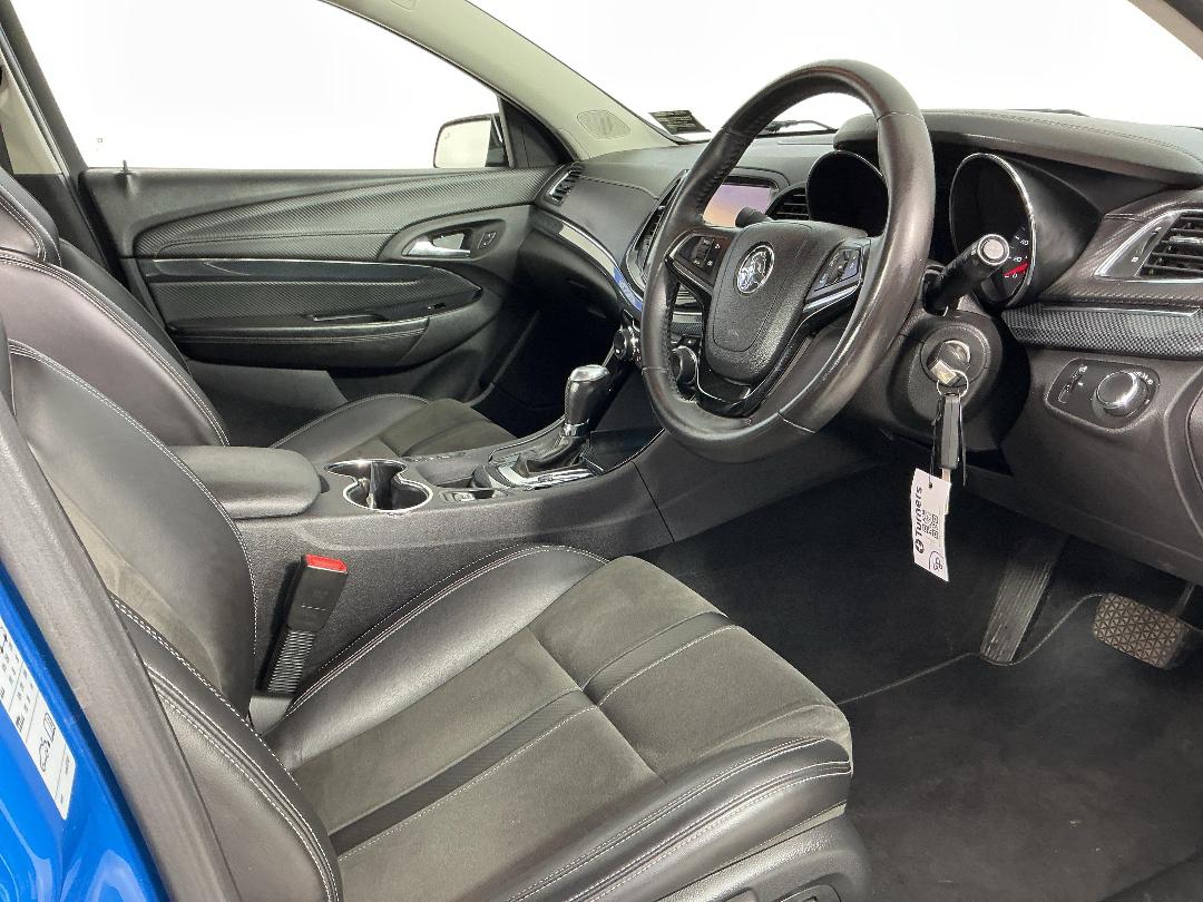 Photo '16' of Holden Commodore Photo '16' of Holden Commodore