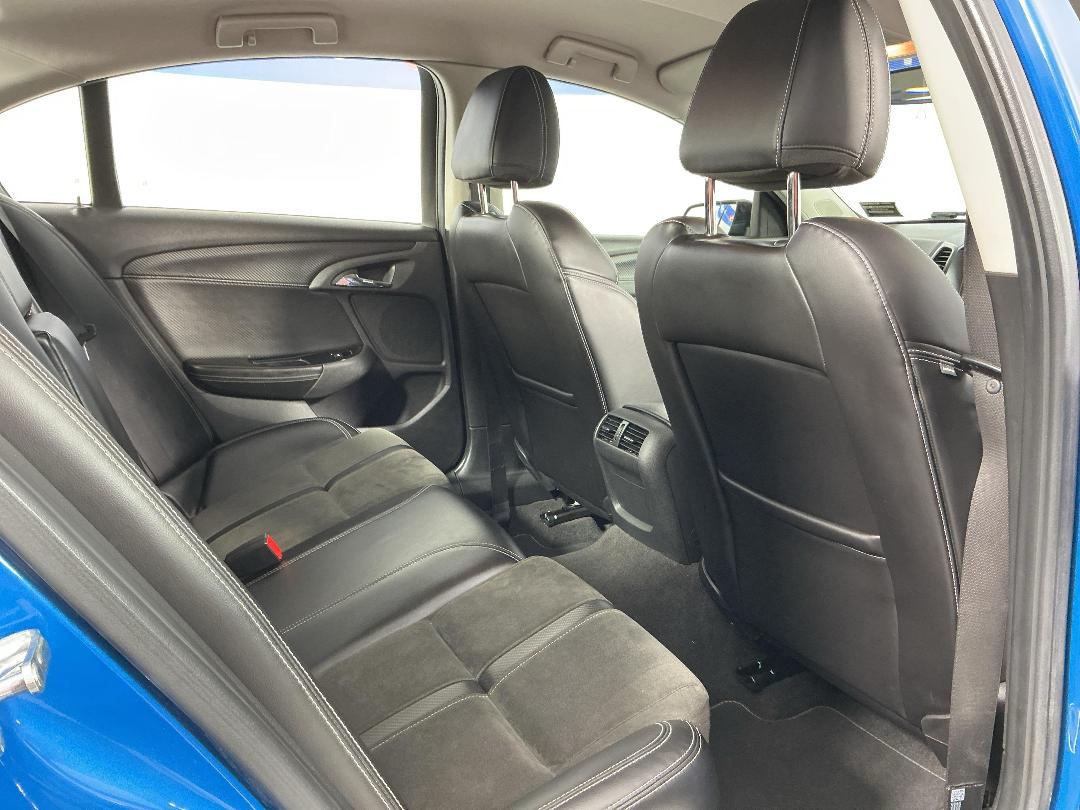 Photo '20' of Holden Commodore Photo '20' of Holden Commodore