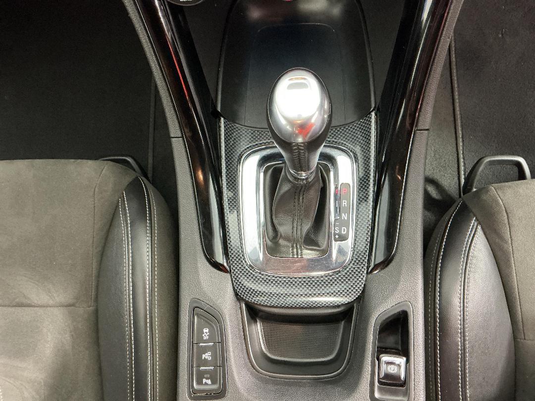 Photo '23' of Holden Commodore Photo '23' of Holden Commodore