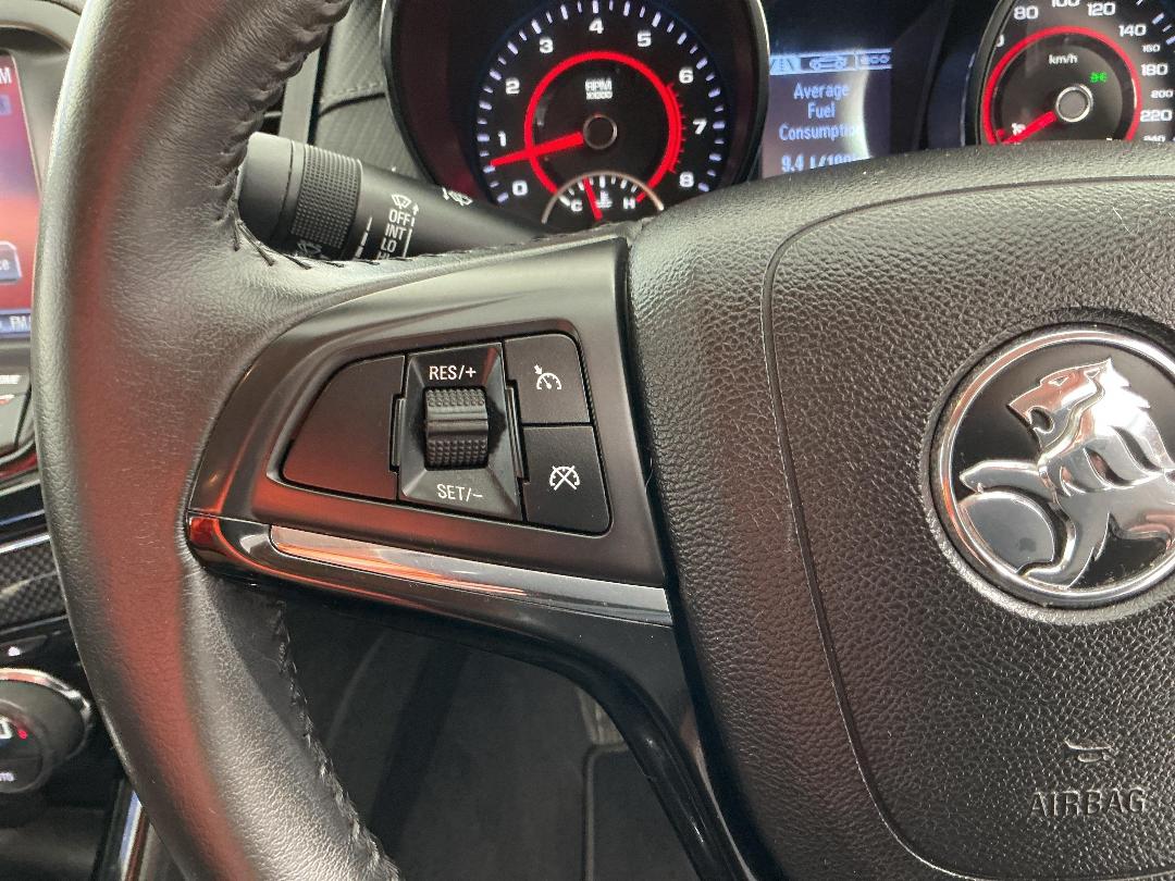 Photo '24' of Holden Commodore Photo '24' of Holden Commodore