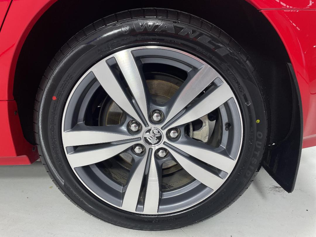 Photo '11' of Holden Commodore Photo '11' of Holden Commodore