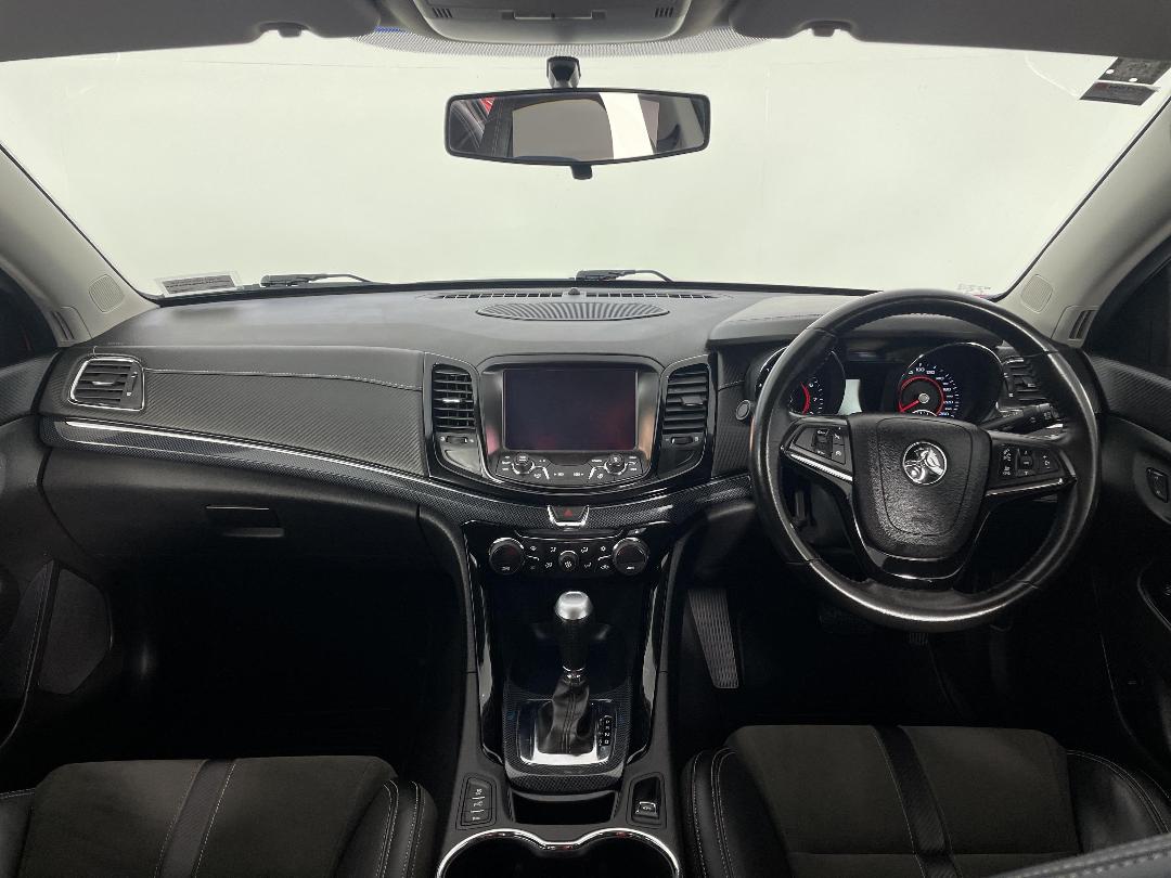 Photo '17' of Holden Commodore Photo '17' of Holden Commodore