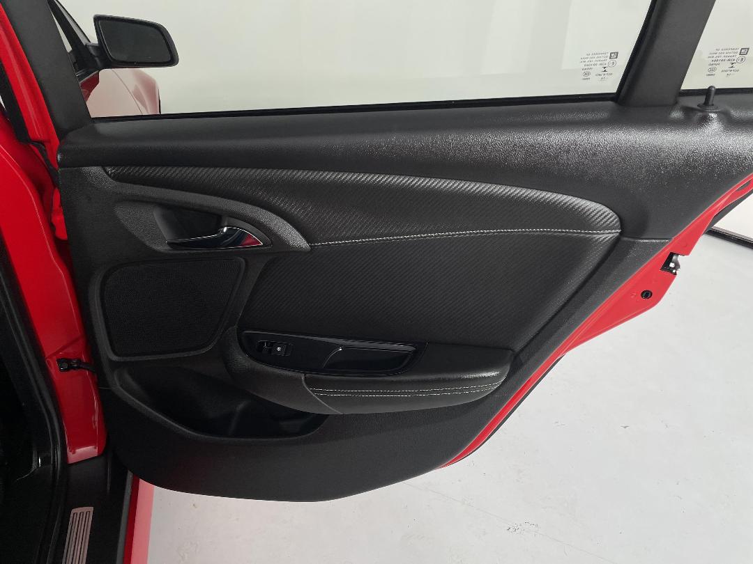 Photo '19' of Holden Commodore Photo '19' of Holden Commodore