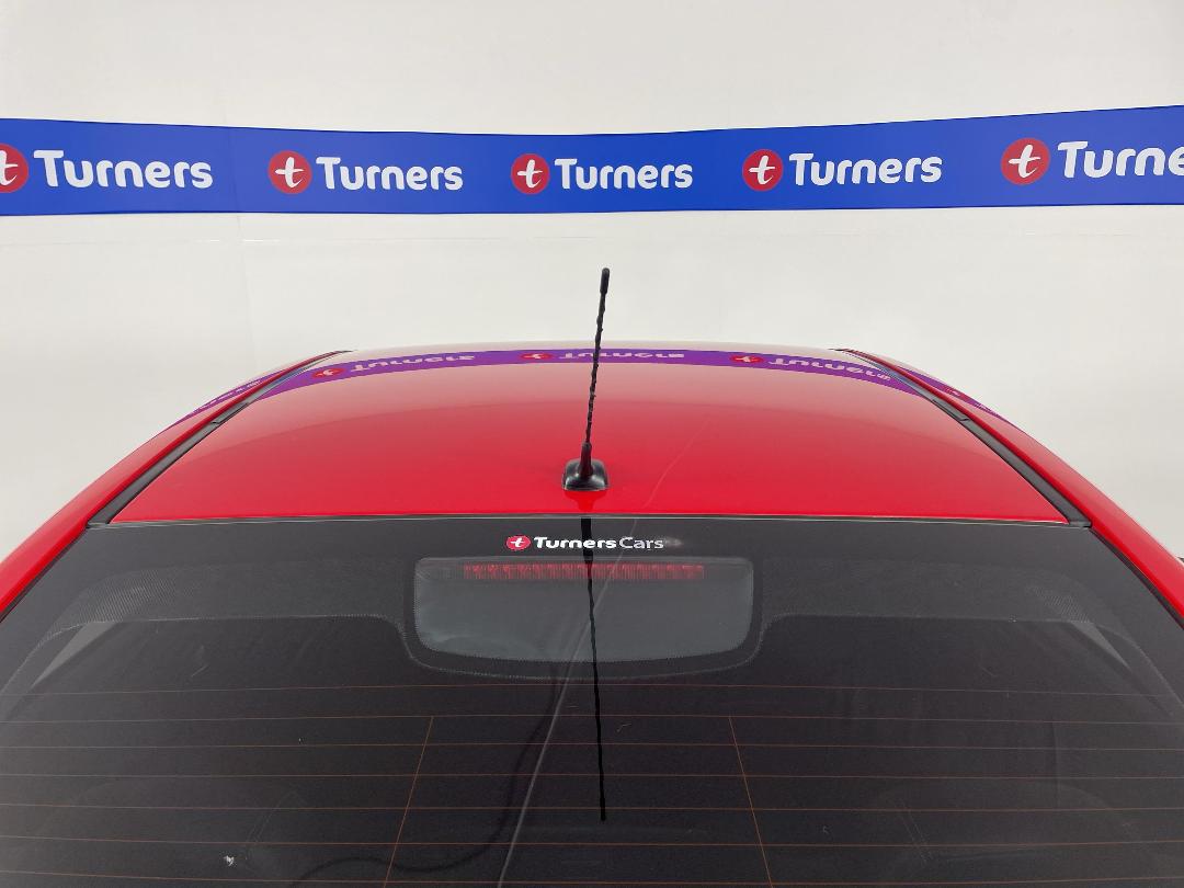 Photo '30' of Holden Commodore Photo '30' of Holden Commodore