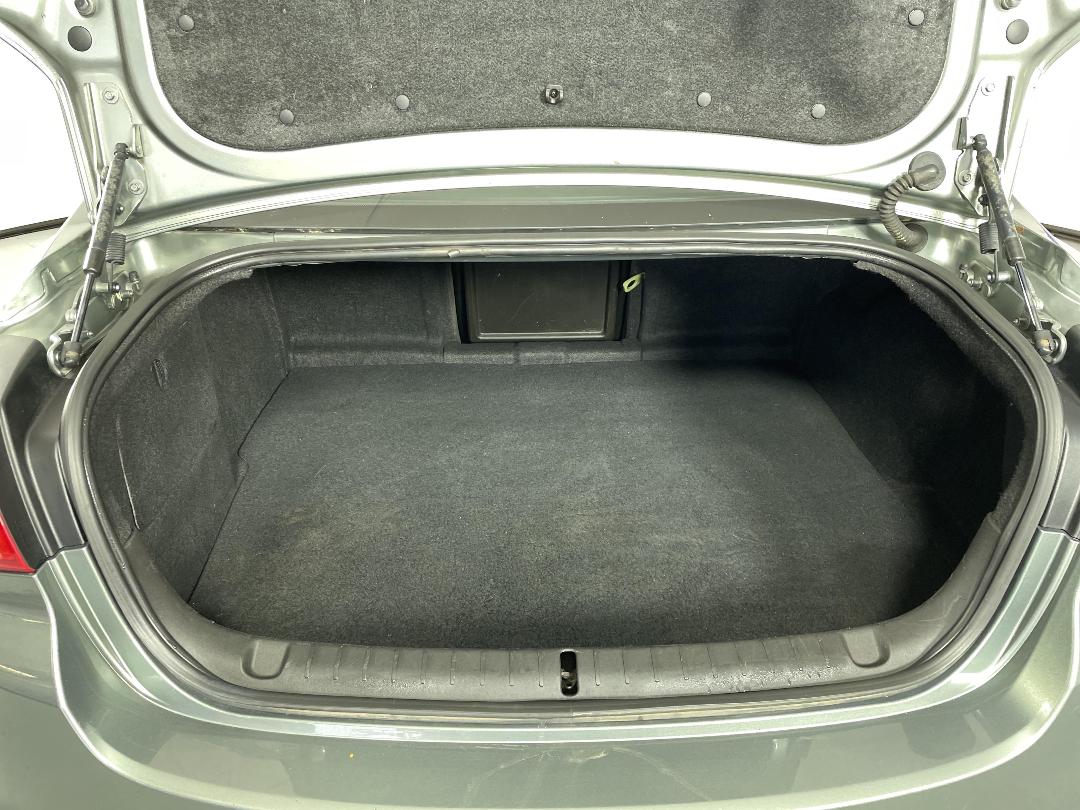 Photo '14' of Holden Commodore