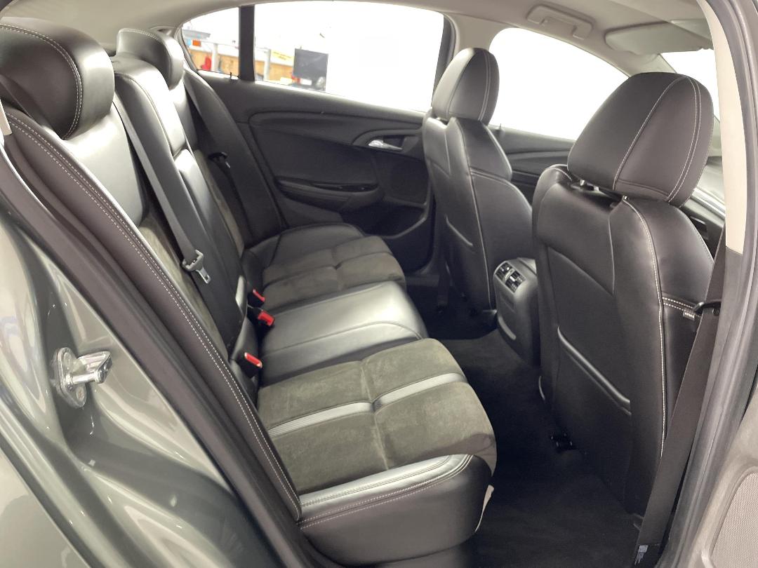 Photo '20' of Holden Commodore