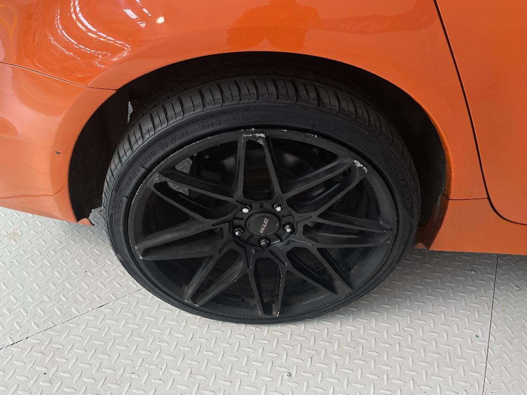 Photo '12' of Holden Commodore