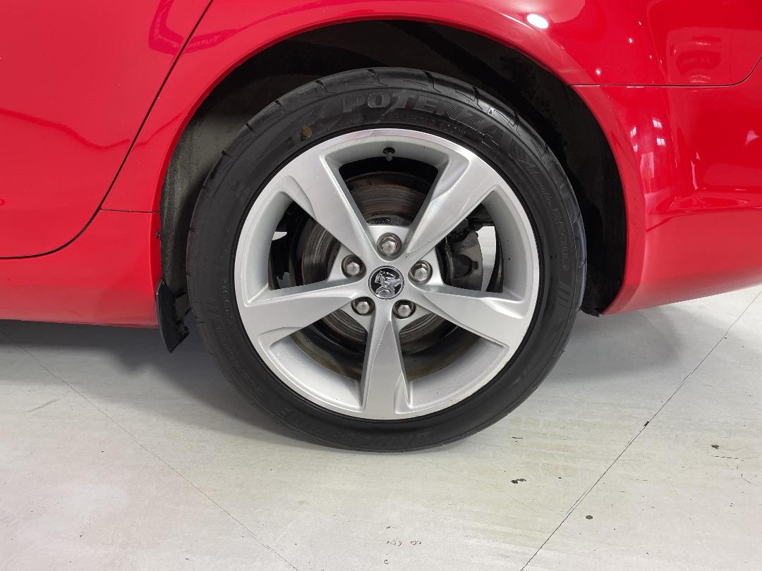 Photo '11' of Holden Commodore Photo '11' of Holden Commodore