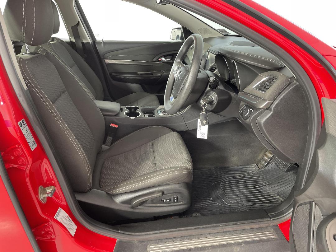 Photo '16' of Holden Commodore Photo '16' of Holden Commodore